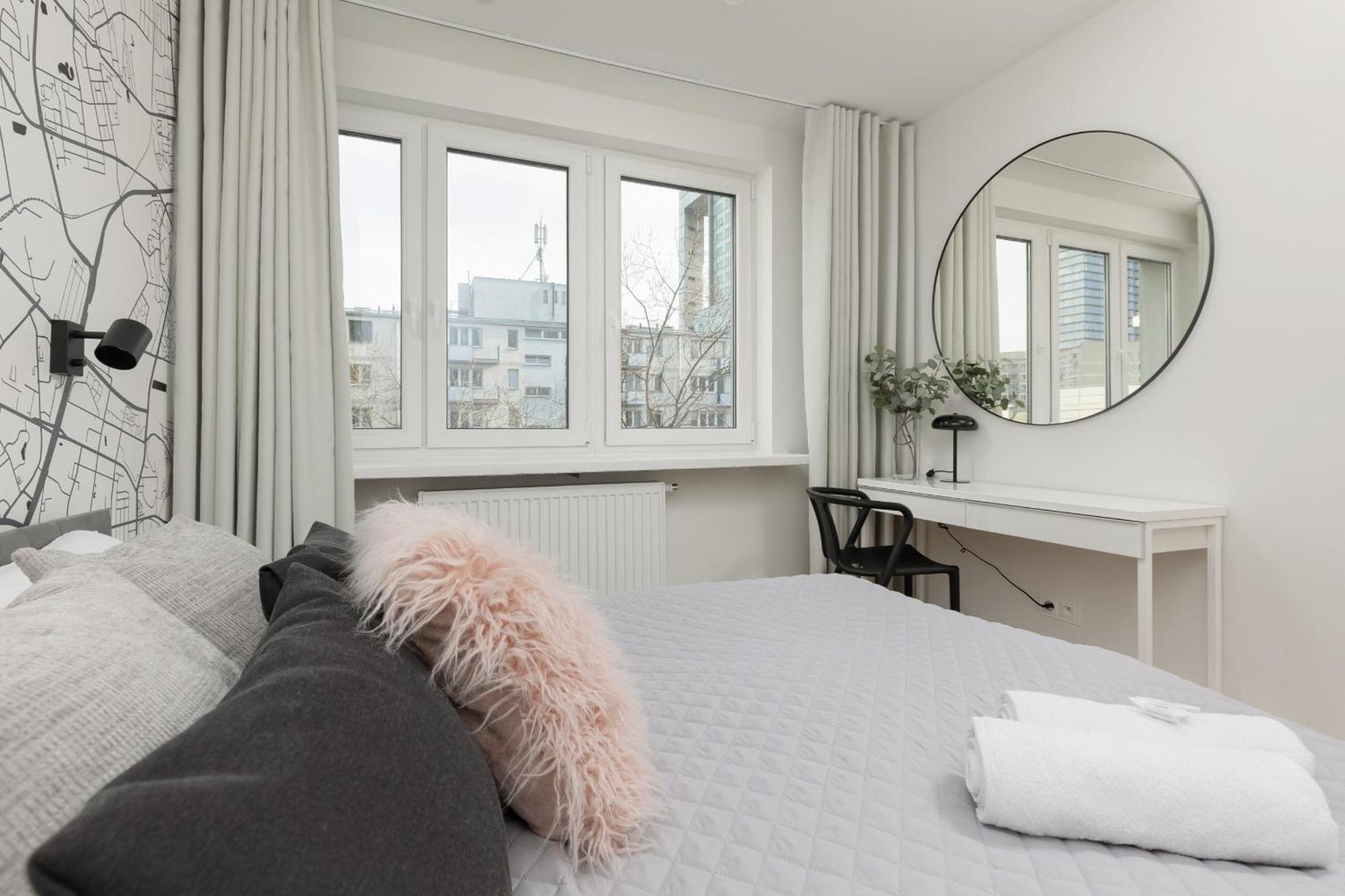 Апартаменти Elegant & Cozy Panska By Renters
